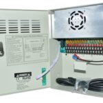 ALIMENTATION 12V15A 18CH OUTPUT UPS AVEC EMPLACEMENT DE BATTERIE VERTAX
